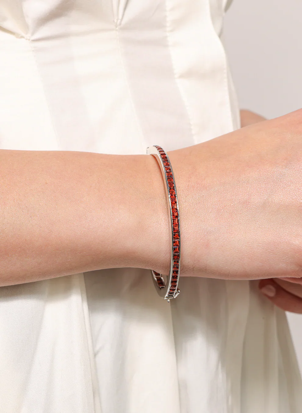 January Birthstone Guide: Garnet Meaning, Styles & Gifting