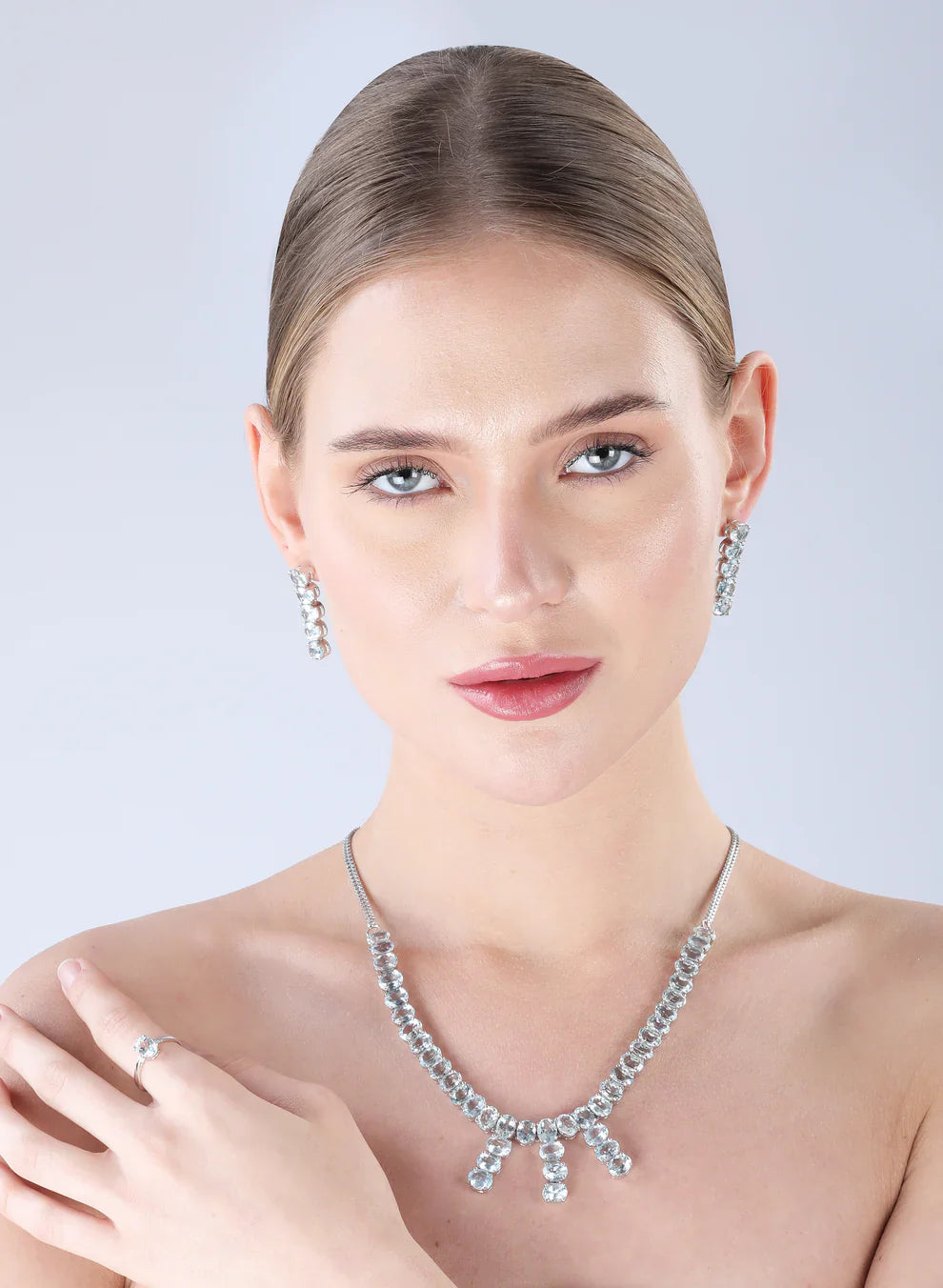 The Grace of a Gemstone Necklace: Elevate Every Look with a Timeless Necklace on Woman