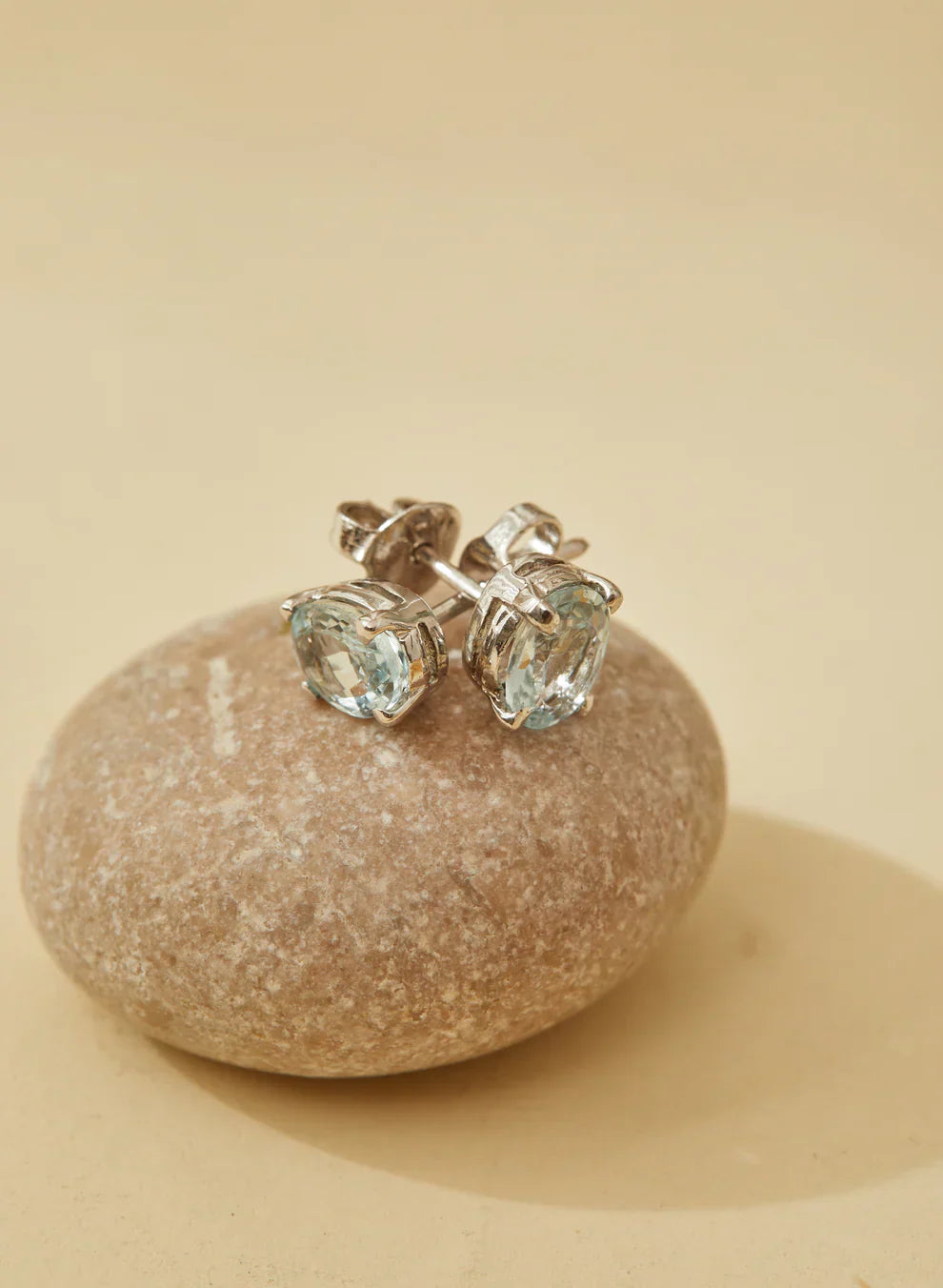 Aquamarine Earrings: Sea-Blue Glow, Effortless Elegance