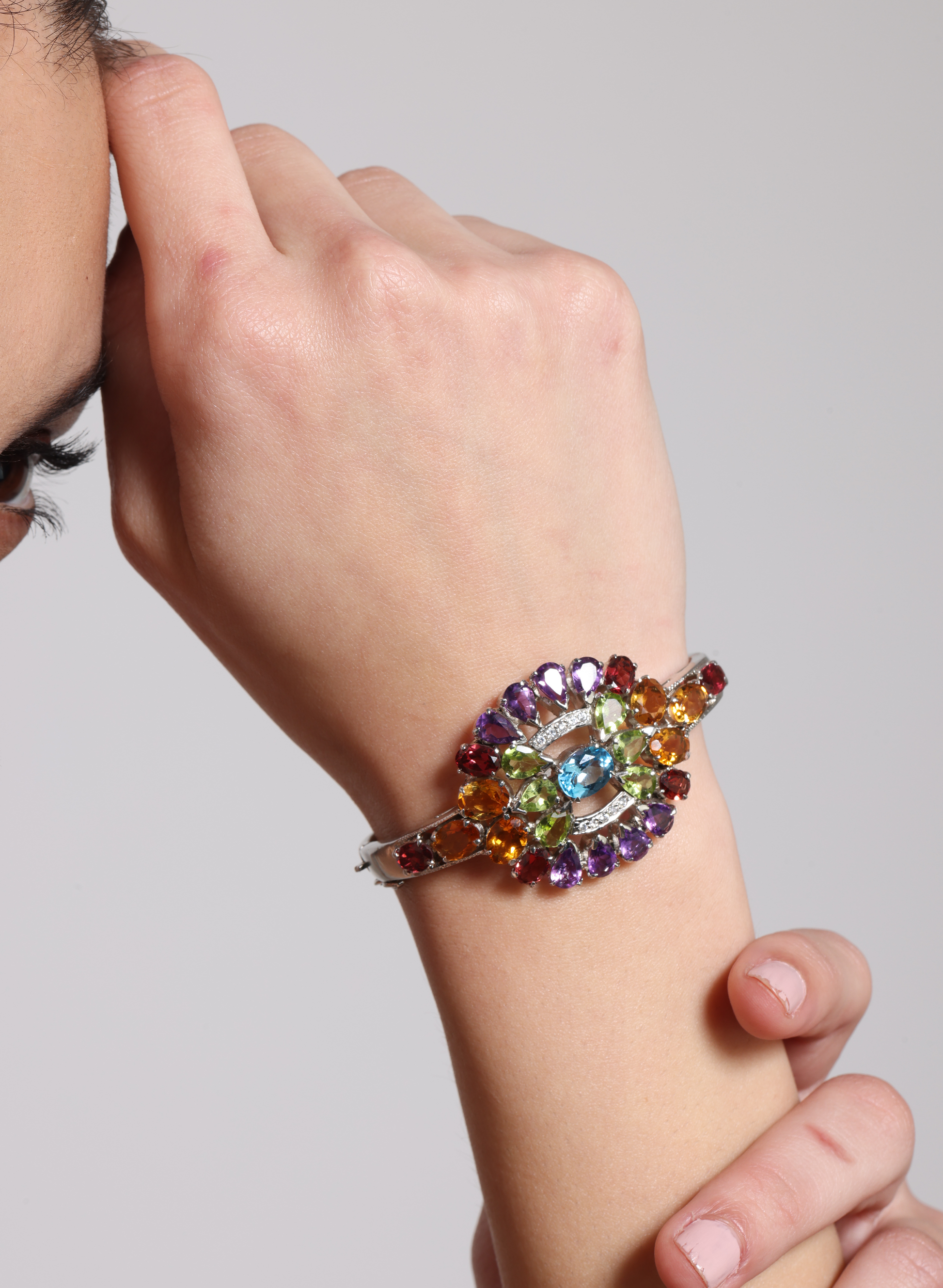 Multicolored Bangle-Shaped Bracelet 3