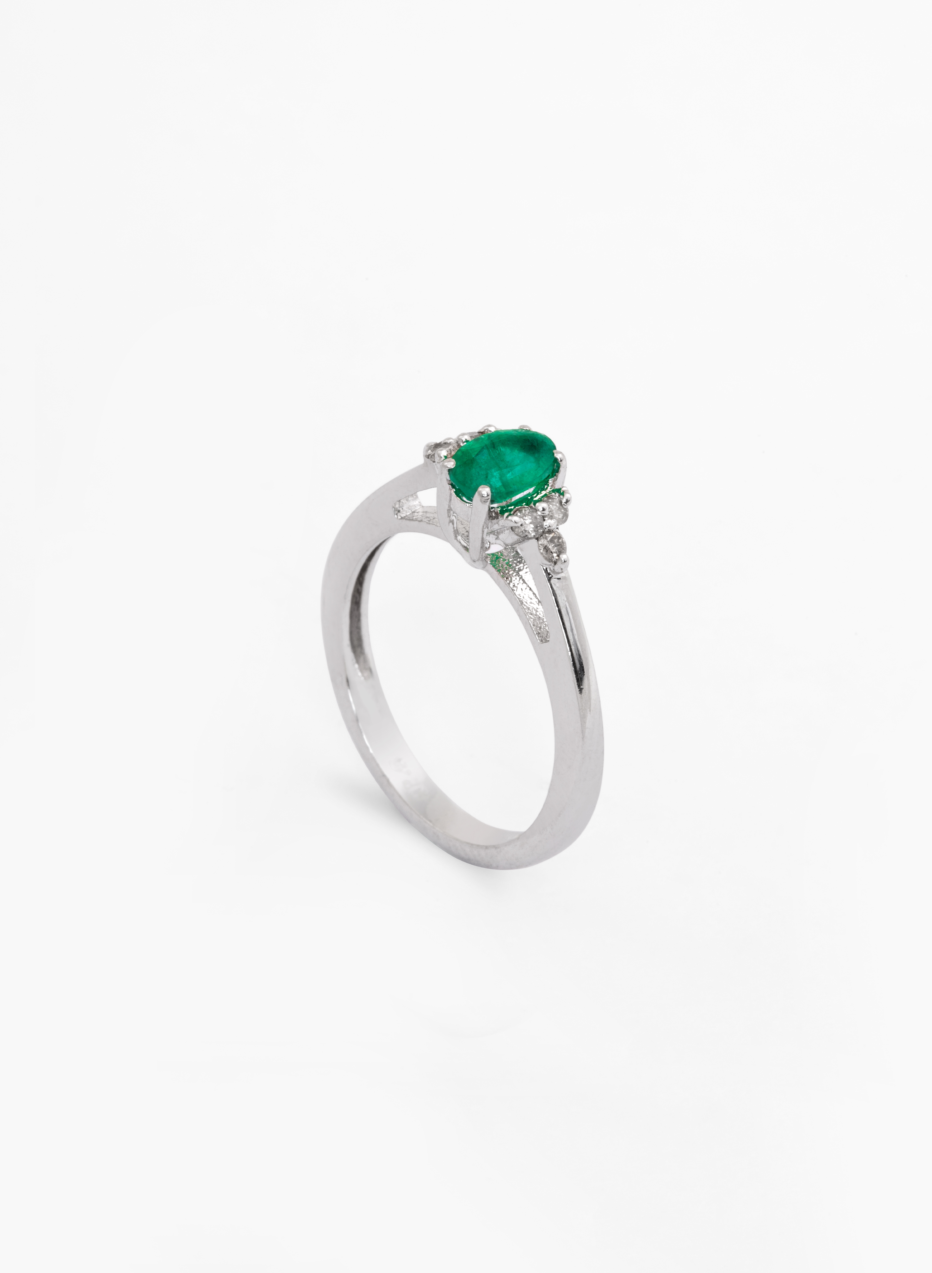 Emerald Dainty Ring 2