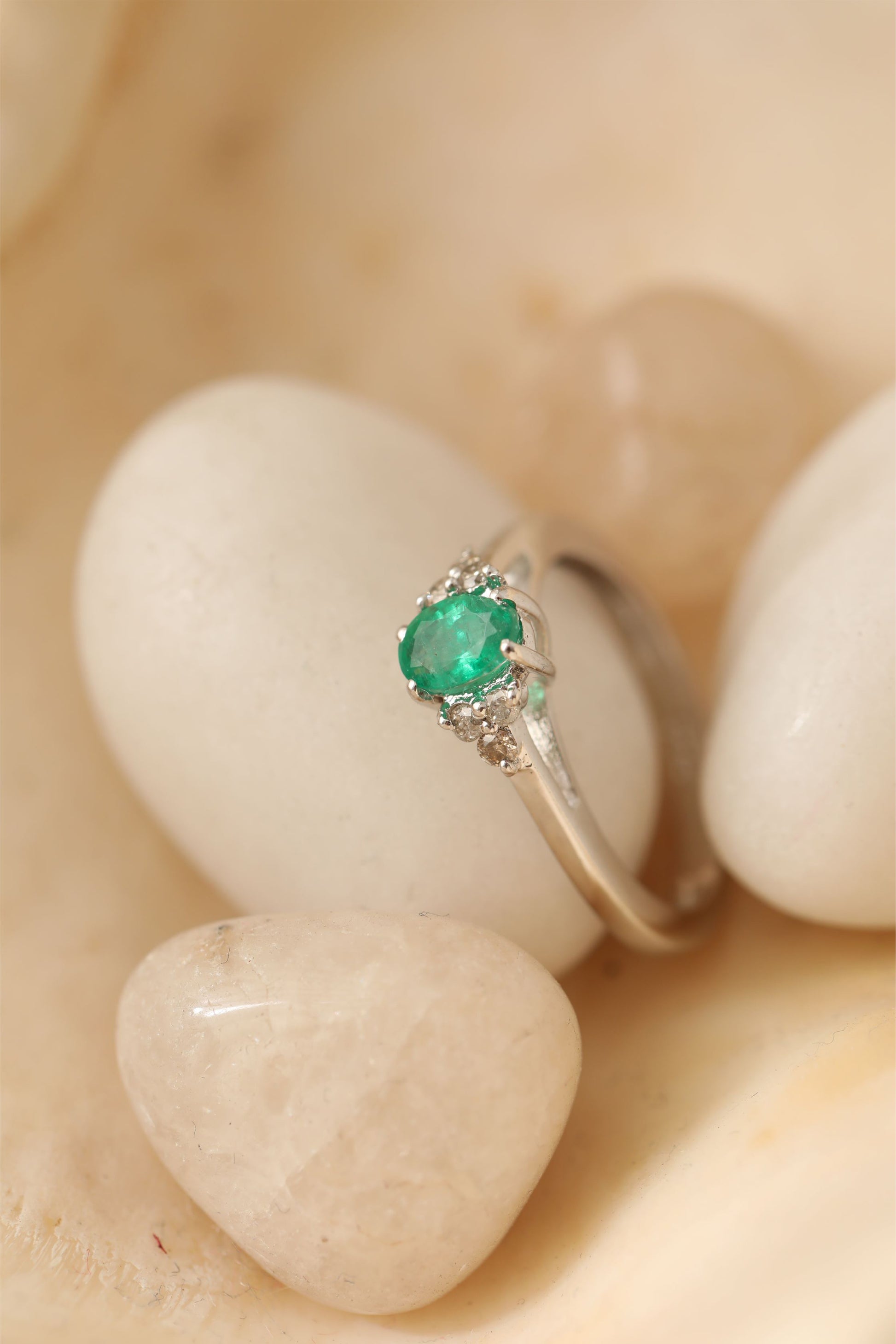 Emerald Dainty Ring 4
