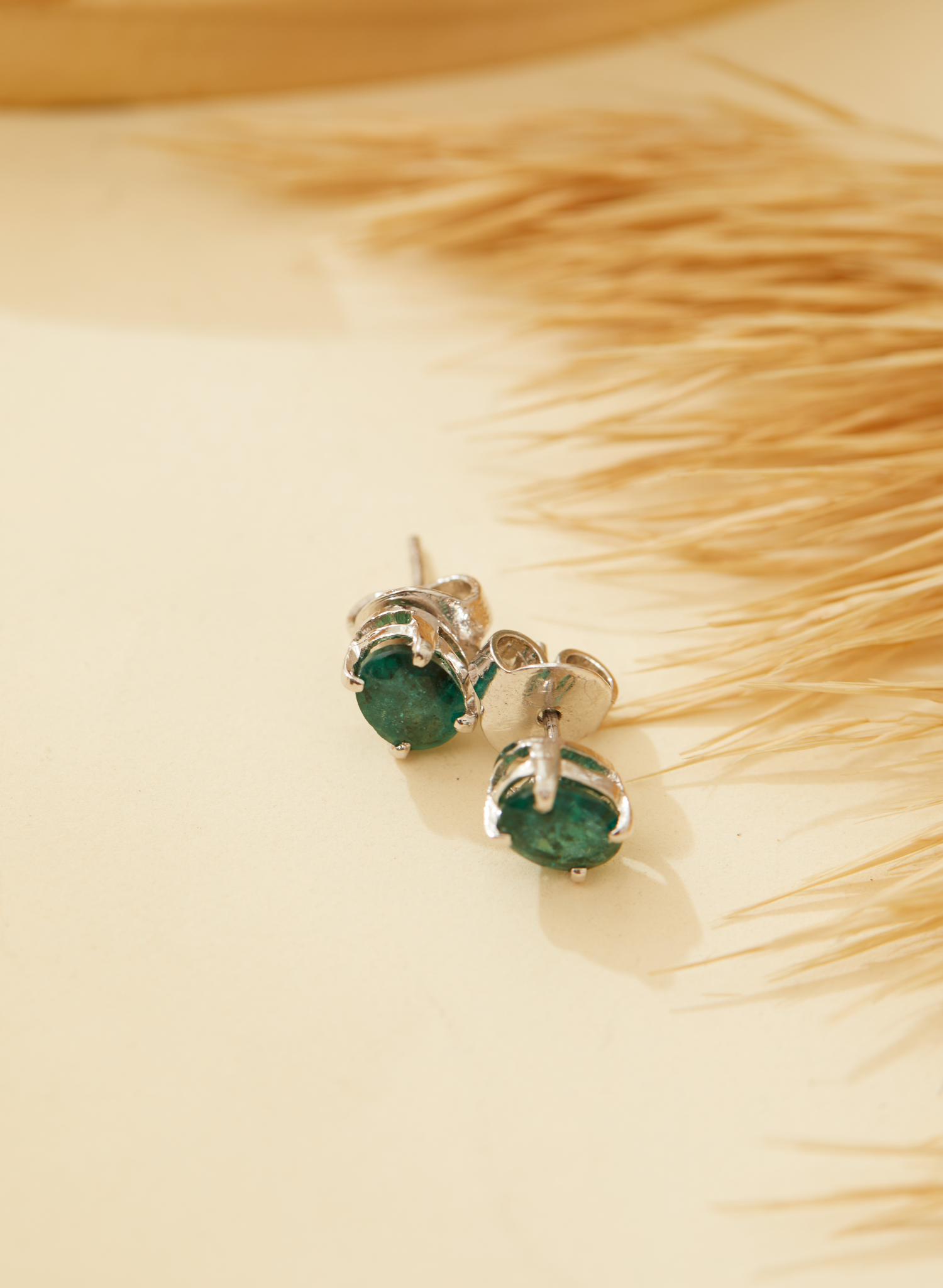 Emerald Studs Earrings 3